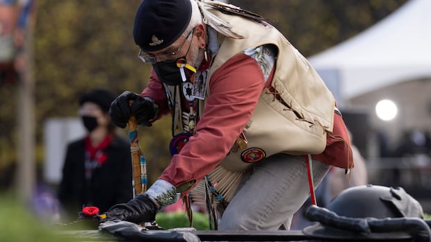Canada's Indigenous veterans faced tough battles — abroad and at Homepage