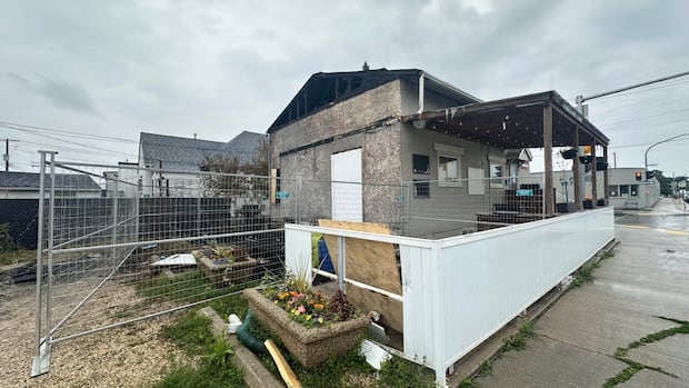 Some business owners say arson, extortion threats are driving them out of Winnipeg Some business owners say arson, extortion threats are driving them out of Winnipeg