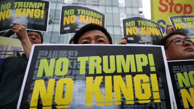 Trump says U.S. will set 15% tariff on South Korean imports under new deal